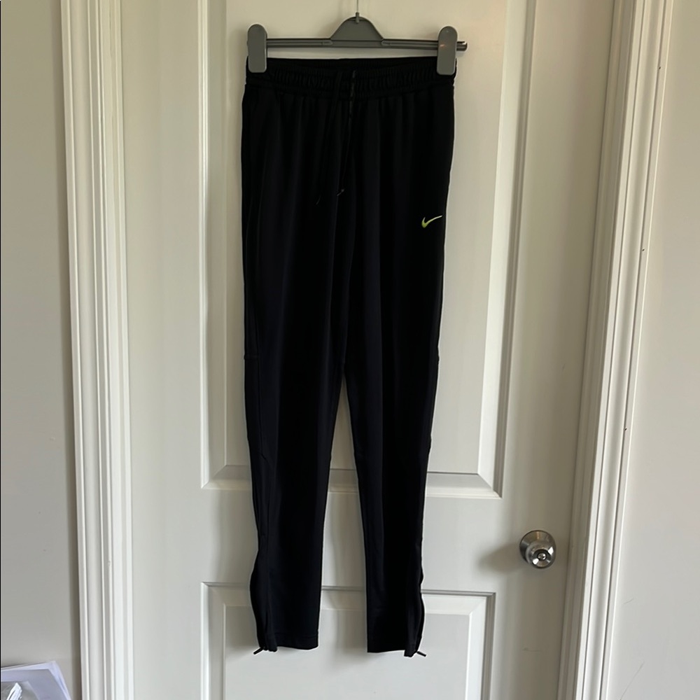 Nike dri-fit jogging pants size small
